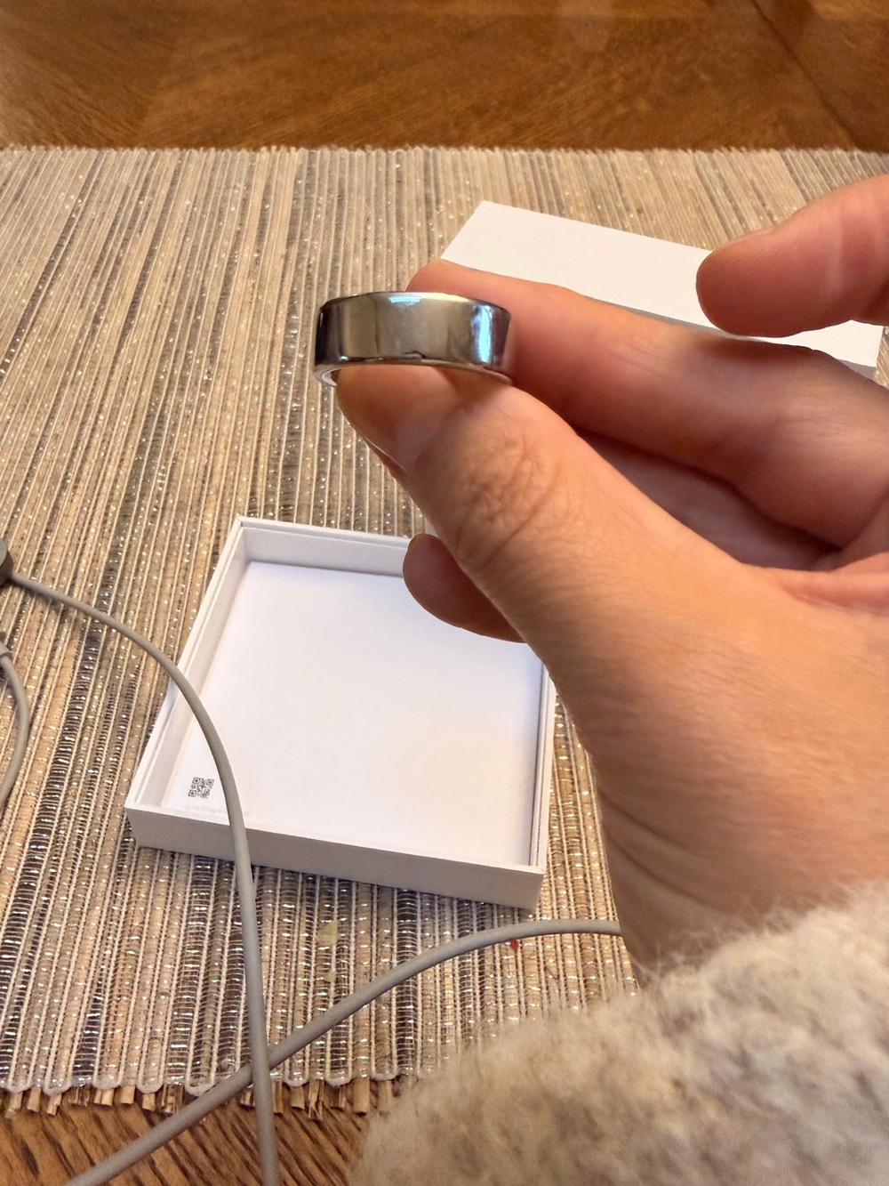Oura Ring 4  - Smart Wearable Ring - Silver- size 9